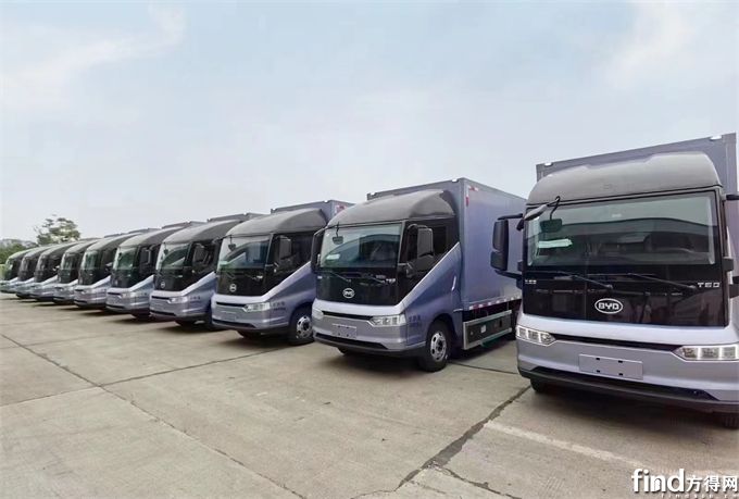 12、纯电动物流车T5D批量交付北京客户