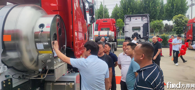 豪夺“八连冠”！ 一汽解放持续领航天然气重卡市场