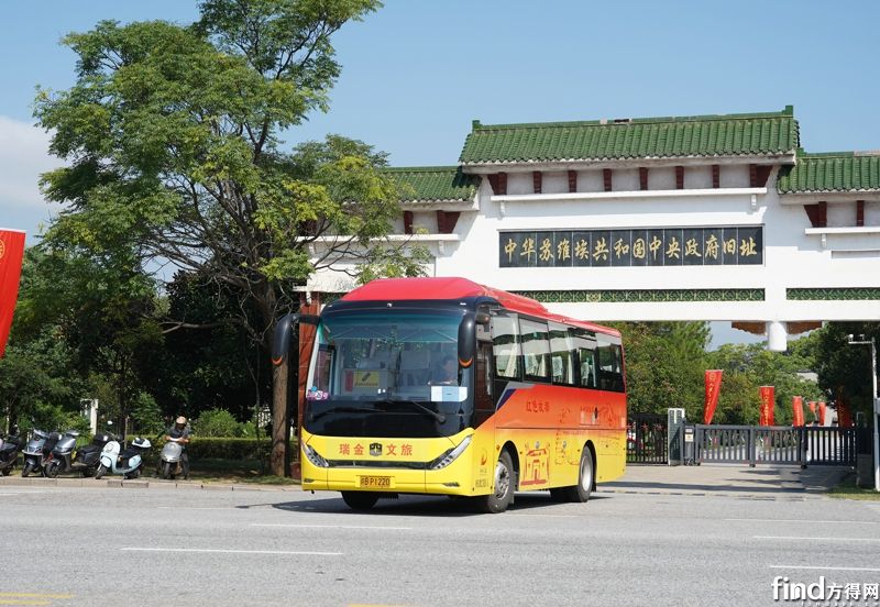 服务红色旅游的中通H9旅团客车