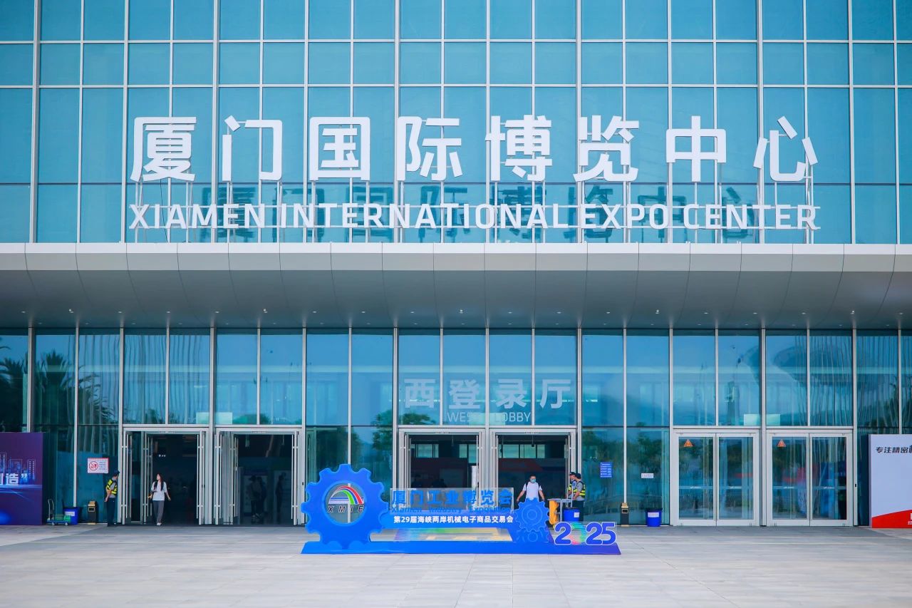 金时金事|金龙氢能重卡闪耀工博会，彰显硬核实力