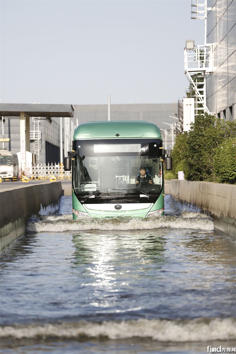 公交涉水实验