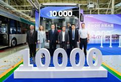 宇通出口中亚第10000台车辆成功下线！