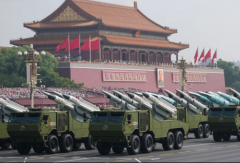七次受阅背后的陕汽担当：从“钢铁洪流”到“智造标杆”，解码中国重卡