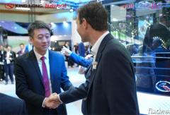 聚焦比利时：金龙廿载“进化”闪耀展会现场，智电跃迁赢得欧洲瞩目