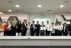 比亚迪成功中标新加坡首个L4级智驾巴士试点项目