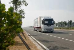 “双11”呼唤“当日达”！徐工4×2底充牵引车已就位