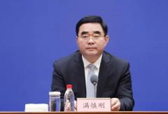 满慎刚上任新职！