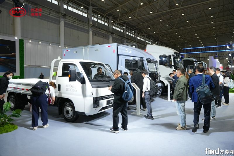 2、全新纯电轿卡T4