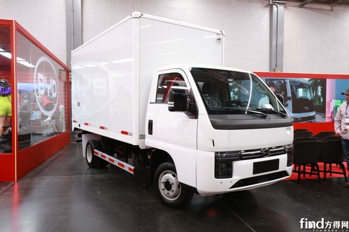 1、纯电轿卡T35亮相墨西哥商用车展