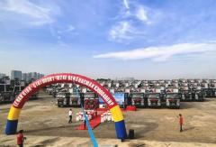 SHACMAN 助力越南基建：超百辆自卸重卡交付大客户