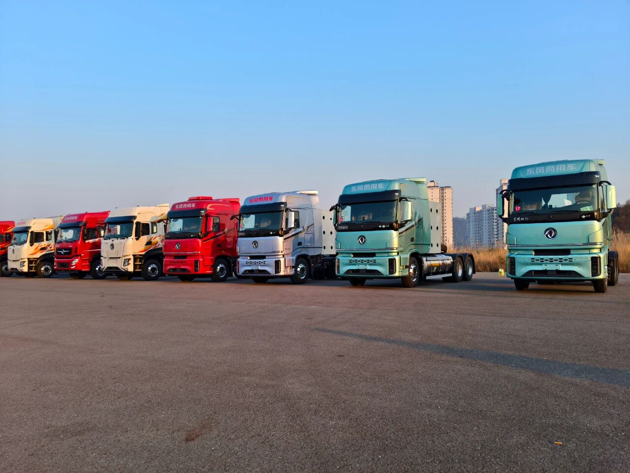 44款展车！东风新疆年会直击！新车X7C站C位！