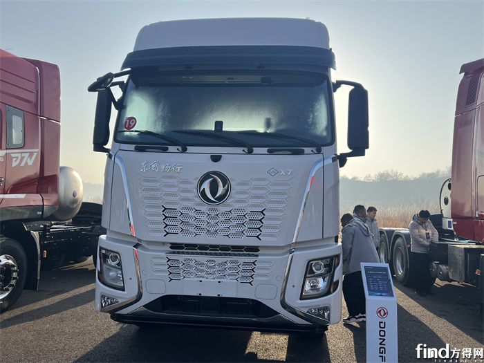 东风畅行 X7 燃气牵引车 玉柴556