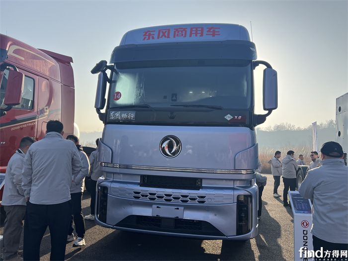 东风畅行 X9 燃气牵引车 龙擎520大马力