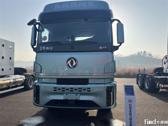 东风畅行 X9 燃气牵引车 玉柴640