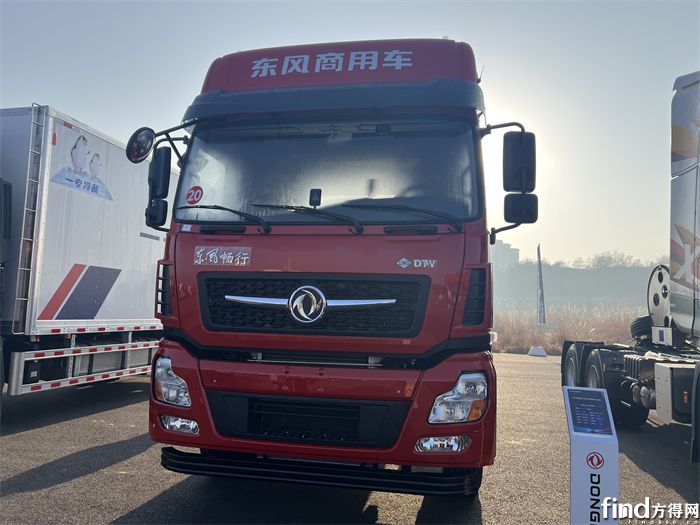 东风畅行 D7V 燃气牵引车 玉柴530
