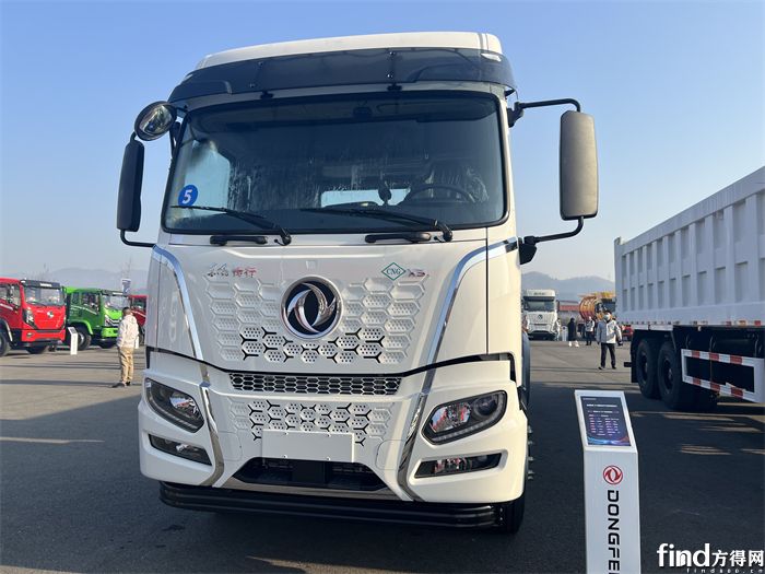 东风畅行 X3-18T 气电增程载货车 云内