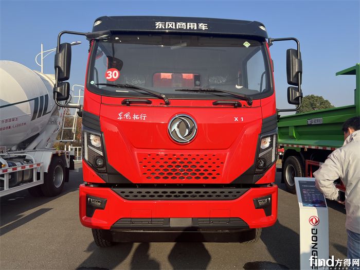 东风拓行 X1 燃油工程车 玉柴240