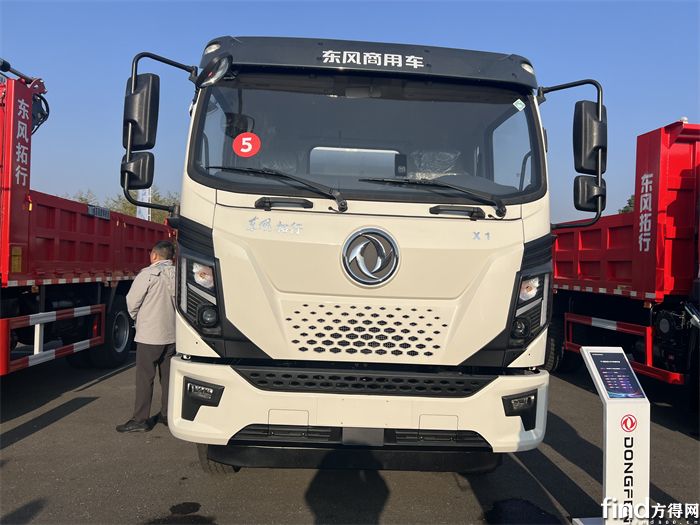 东风拓行 X1 燃油水泥搅拌车 玉柴220