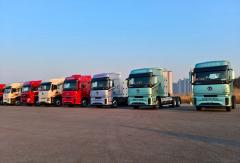 44款展车！东风新疆年会直击！新车X7C站C位！