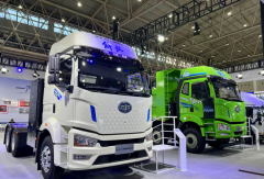 “大船调头”销量夺冠！为何解放新能源中重卡快速跃升？