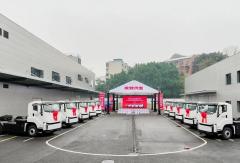庆铃汽车首批200台铃界超充重卡交付重庆
