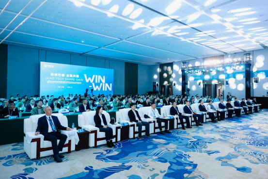 科技引领 全链共赢：山东重工中国重汽集团福建海西汽车有限公司2026年合