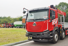 乘龙H5V 8x4随车吊：豪华高端赋能高效作业，创富神器来袭