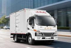 开骏铃大掌柜：一家三口齐上阵，穿街入巷全能干