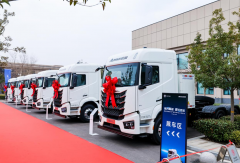 重汽/解放争第一 东风/徐工增幅翻倍 重卡1月大涨40%