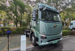 乘龙H5V LNG牵引车：以高效舒适，伴卡友一路创富前行