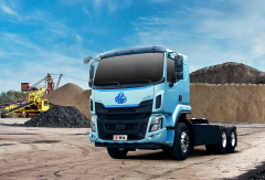 极致轻量化！乘龙H5超轻版纯电牵引车助卡友高效盈利