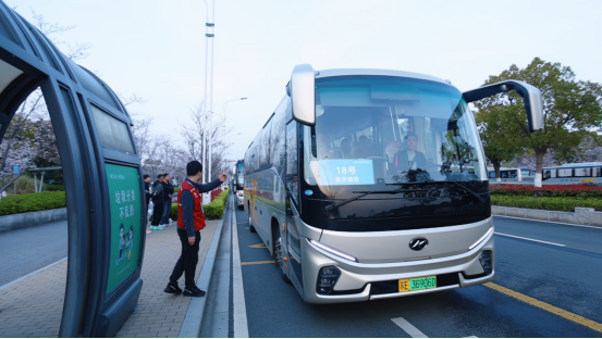 硬核新V系，暖心苏汽人：一场5600人次的“零差错”护航166