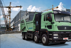 工程运输“硬仗”怎么打？ 豪沃新能源工程车亮出“实战真本领”