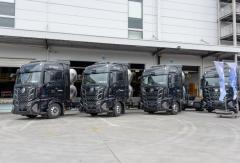 首批179台搭载高速公路领航功能福田欧曼LNG重卡顺利交付华东客户