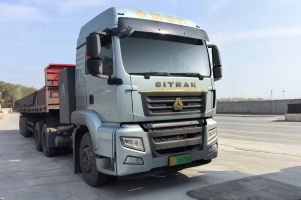 真实实测|汕德卡新能源牵引车：重塑 砂石料运输价值新标杆