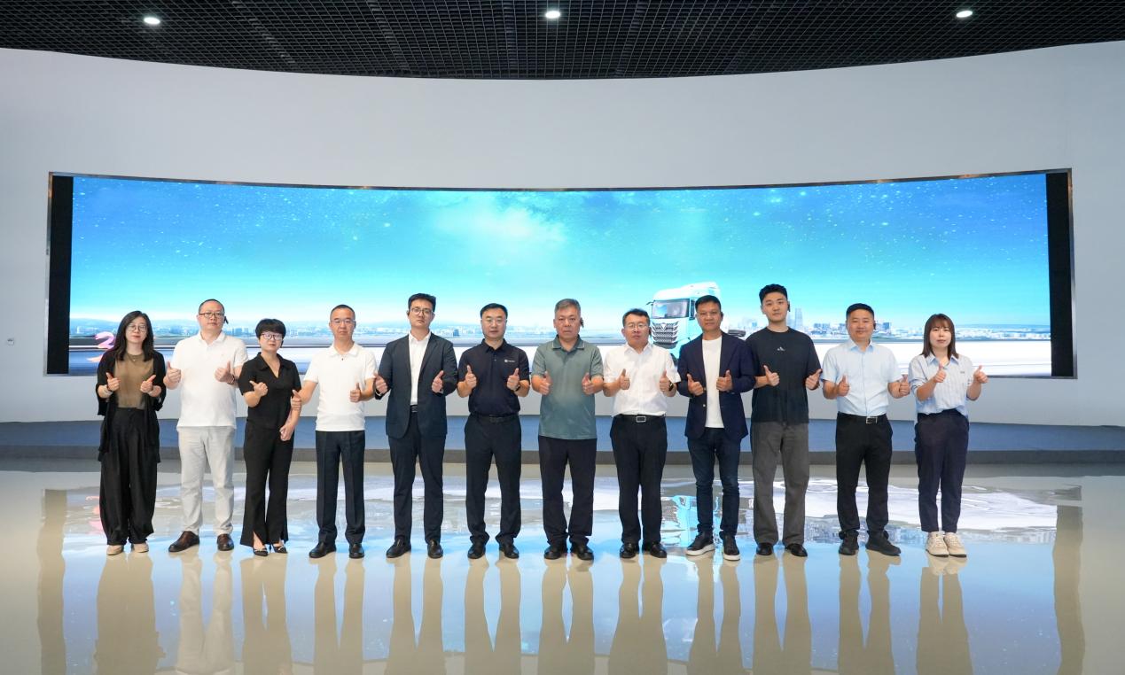 100台订单 首交30台！欧曼银河5M 14N燃气车赋能华北客户运输升级