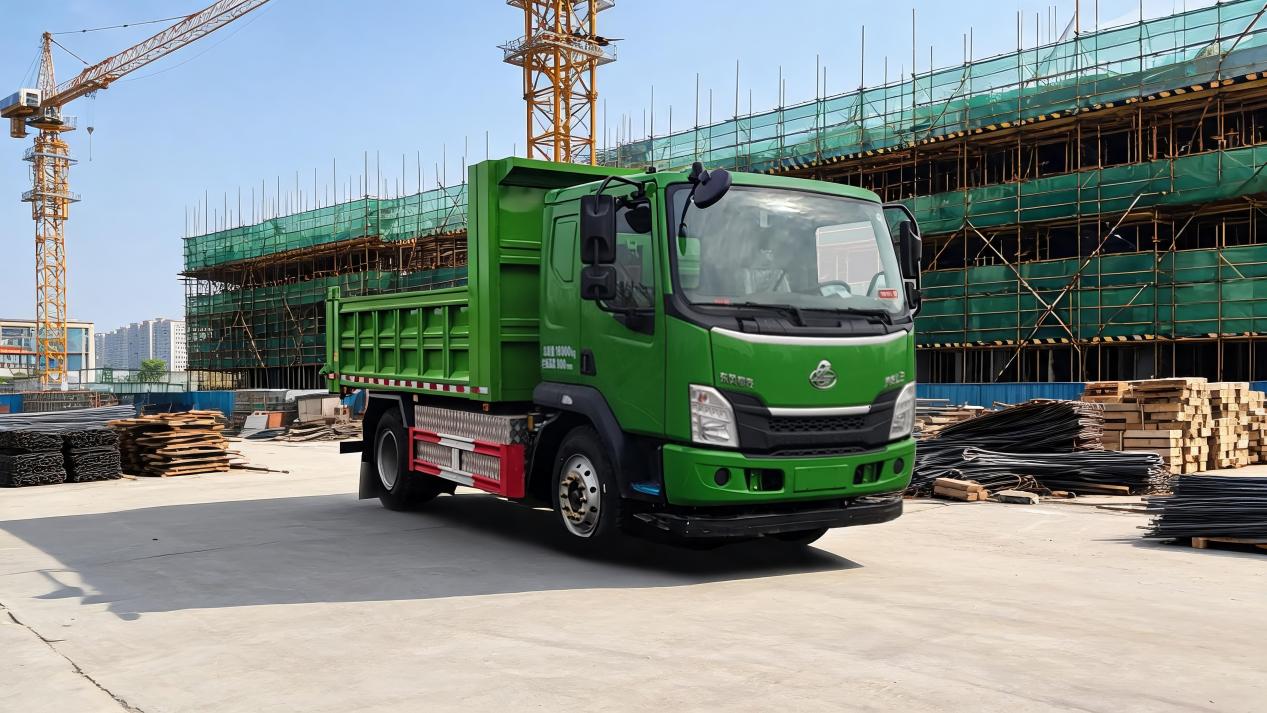 硬核三电强承载，乘龙L3 4X2纯电自卸跑“盈”工程绿色运输