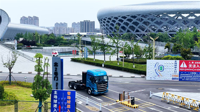 北京重卡燃擎徐州奥体中心，为徐州队加油，为苏超喝彩