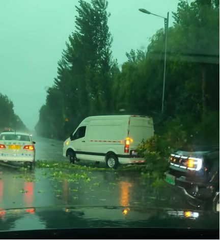 车扛造，人扛事 菏泽暴雨 福田图雅诺车主挺身而出践行中国好司机担当