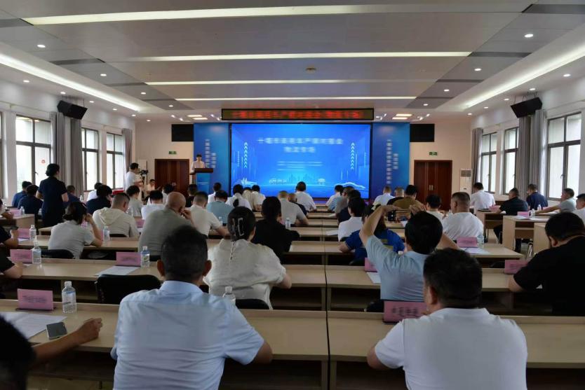 政企协同 产销共赢 东风商用车参加十堰物流产销对接会现场签约130 台！