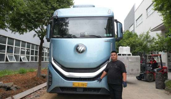 与欧曼同行 高效之路！欧曼银河燃气车：孟师傅跨省长途干线增收利器