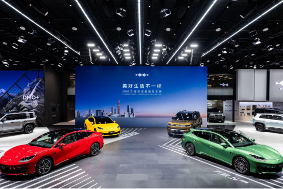 方程豹携重磅新品方程S、方程S GT及钛9亮相成都车展368
