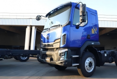 乘龙M3 4×2极限自卸车，硬核实力驰骋工程运输战场
