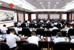 省长刘小涛主持第九期政企恳谈会聚力汽车产业，徐工集团代表参会发言！