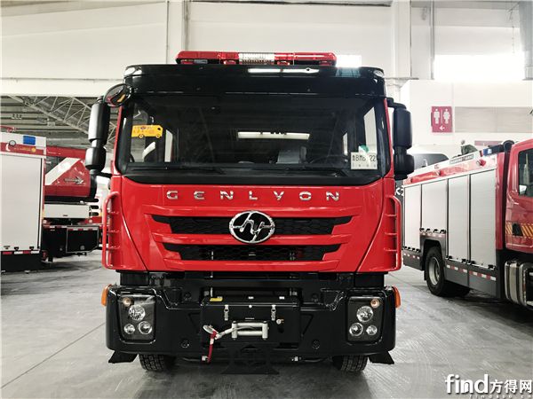 上汽红岩首款四门消防车亮相北京
