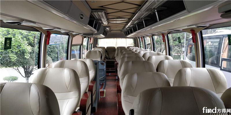 海格旅游客车温馨内饰