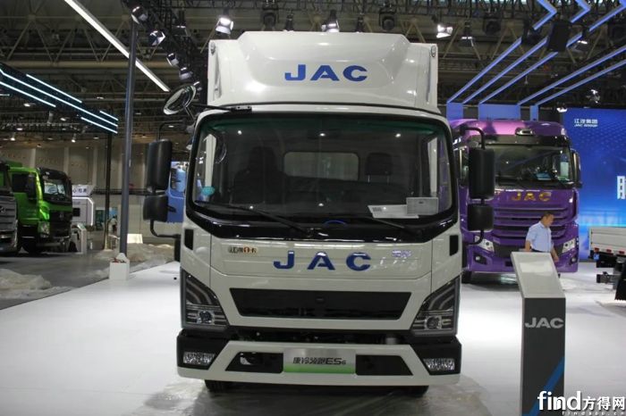 解放/陕汽/东风/江淮……武汉商用车展重卡企业"对战"!